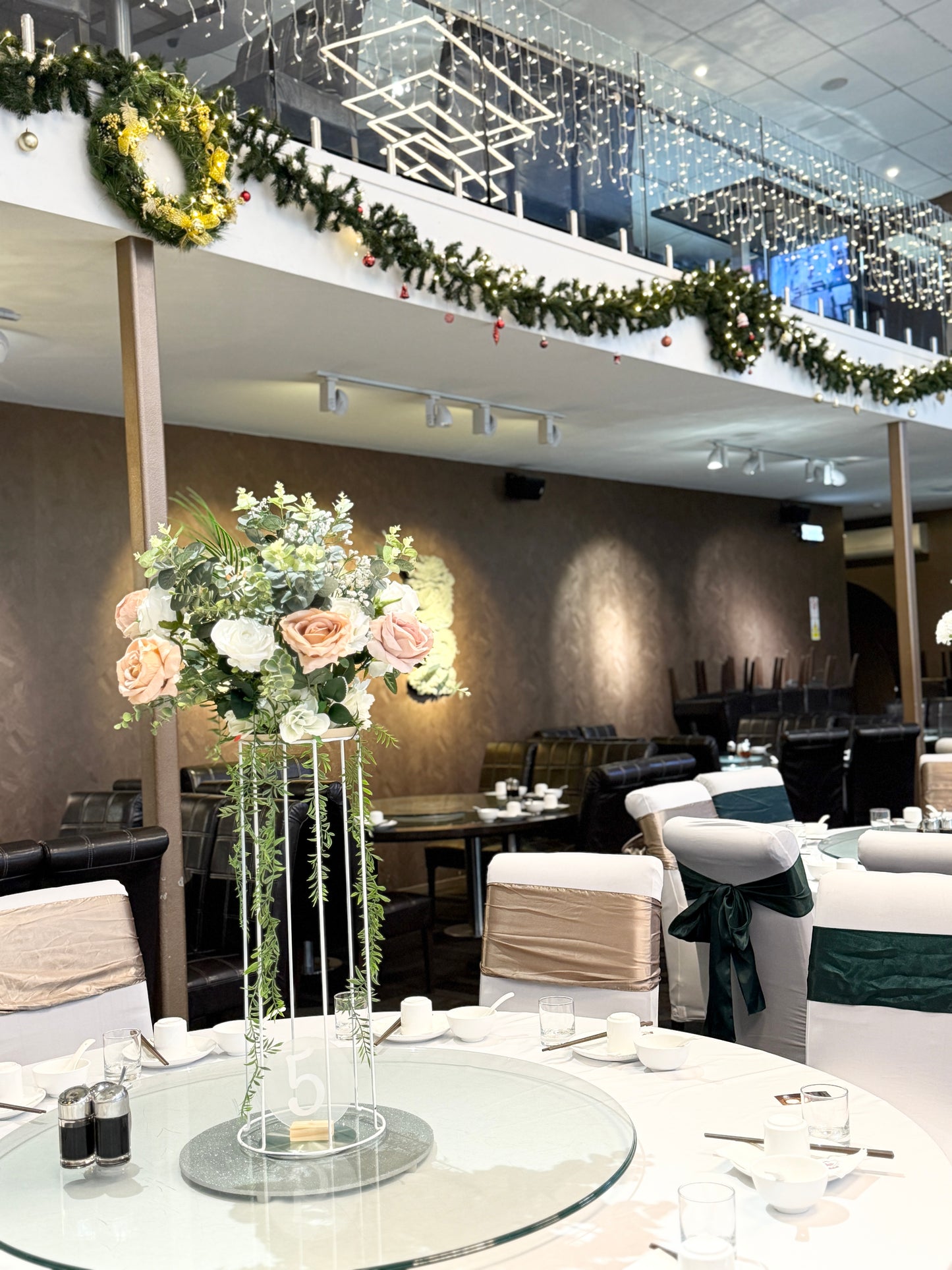 Table Settings and Linen