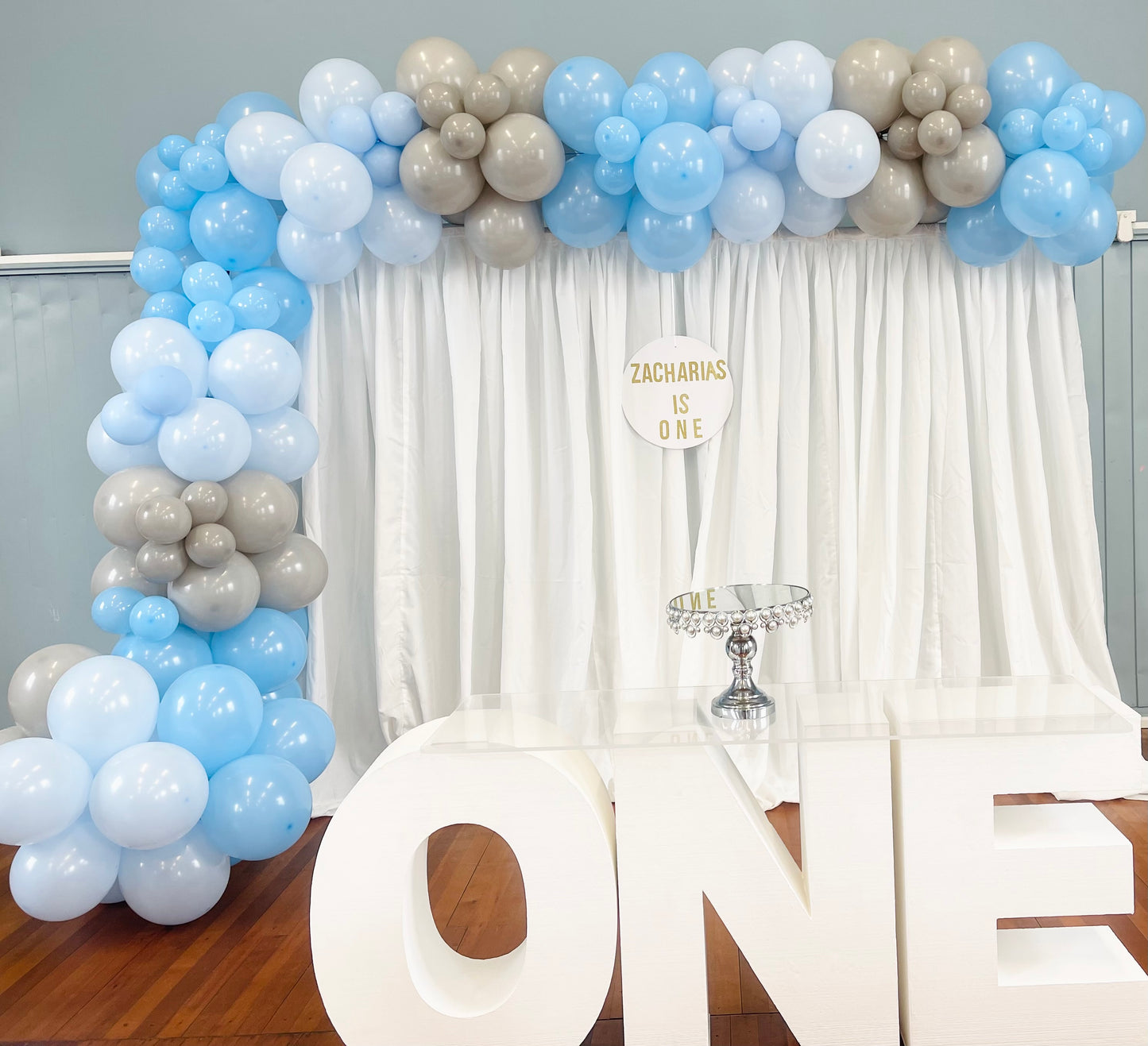 Extra wide balloon backdrop