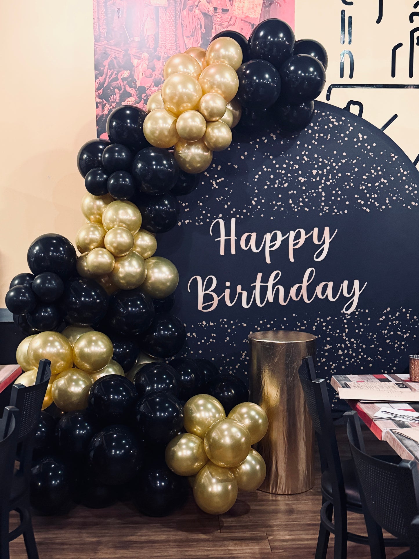 Black and Gold Birthday Balloon Backdrop – Elegant Party Decoration