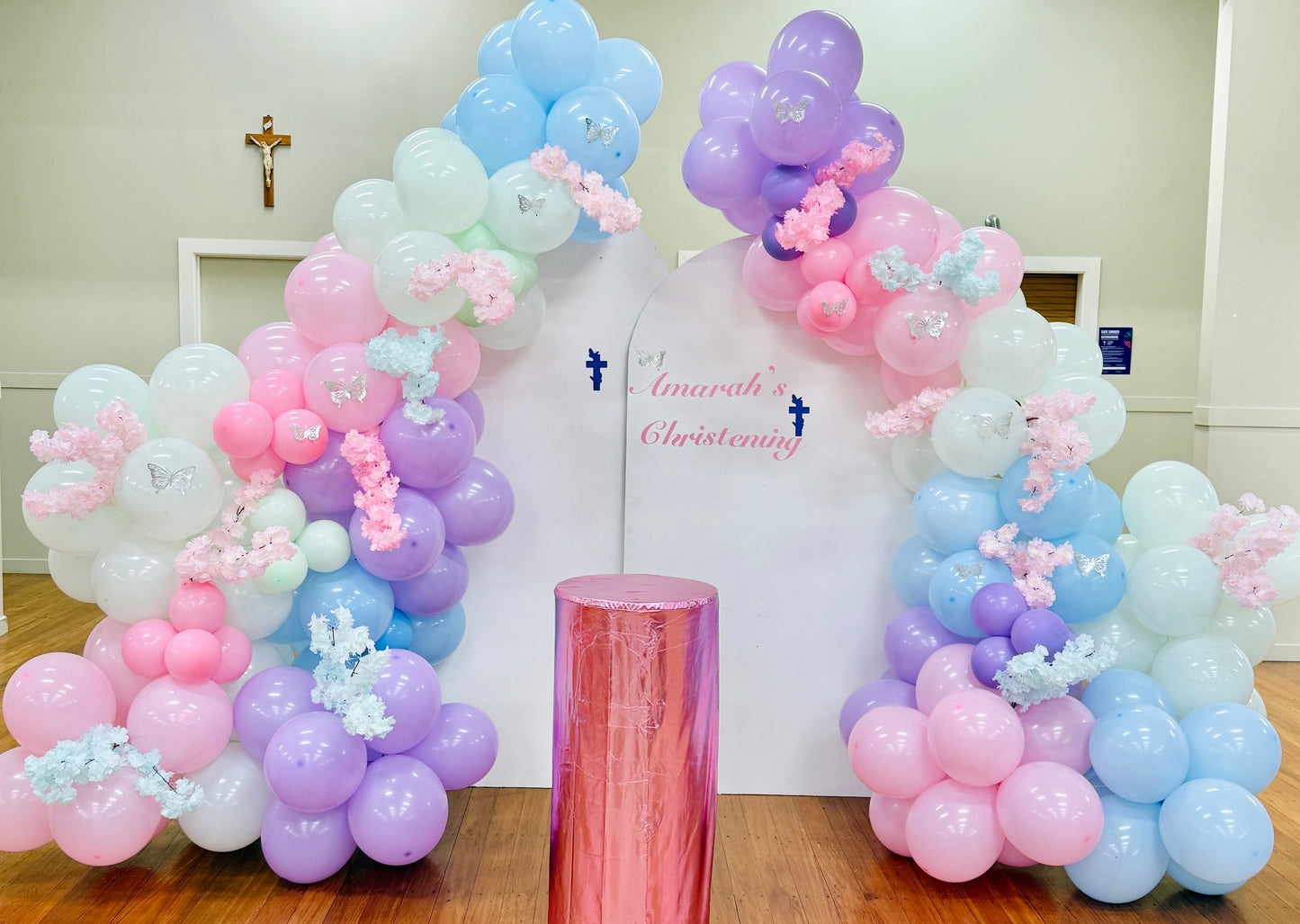 Pretty in Pastel / Arch boards with balloon garlands